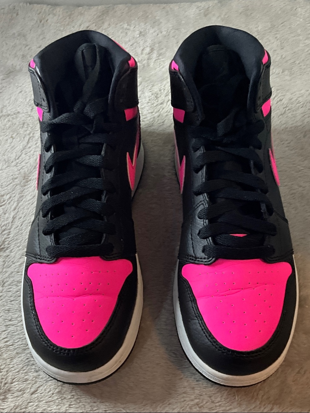Nike Air Jordan 1 Retro High “Black Hyper Pink” Sneakers-Size 6Y